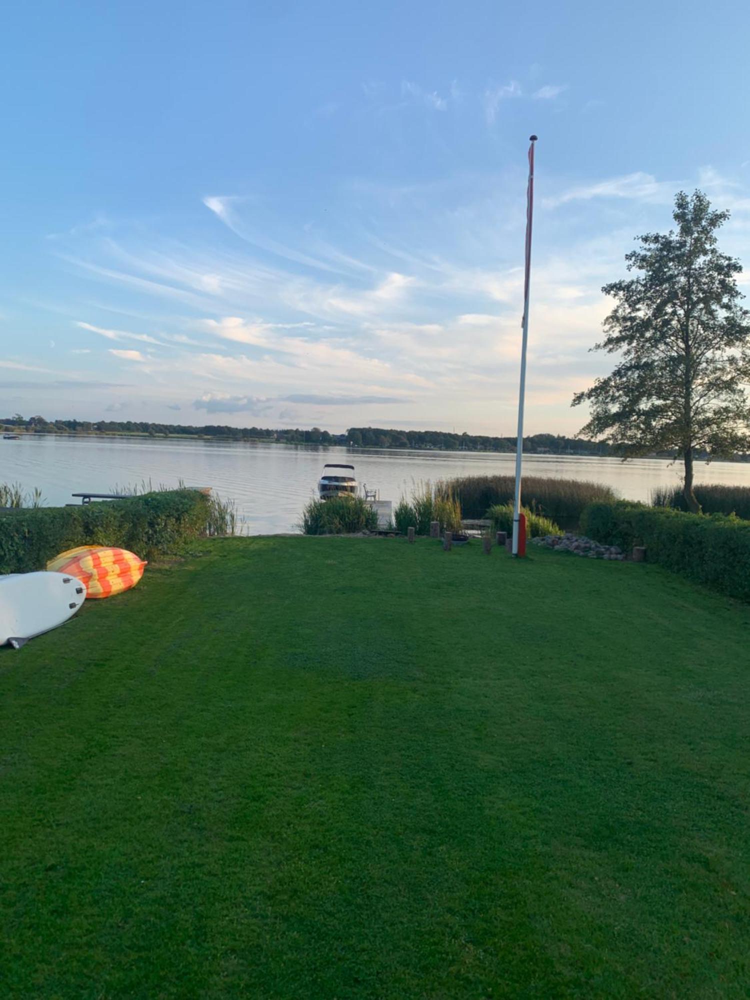 Huset Ved Soen Taet Pa Herning Og Mch Og Boxen 90 M2 Sunds Bagian luar foto