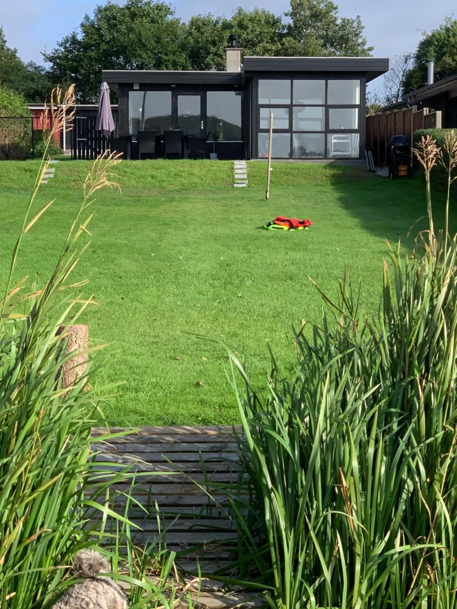 Huset Ved Soen Taet Pa Herning Og Mch Og Boxen 90 M2 Sunds Bagian luar foto