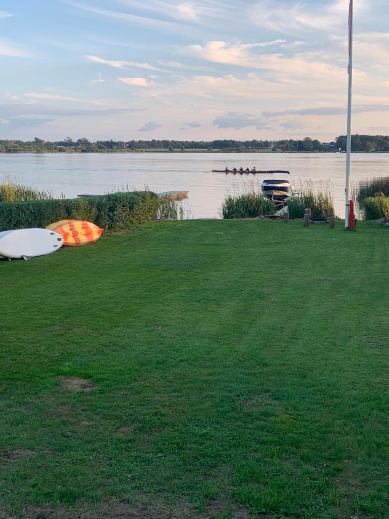 Huset Ved Soen Taet Pa Herning Og Mch Og Boxen 90 M2 Sunds Bagian luar foto