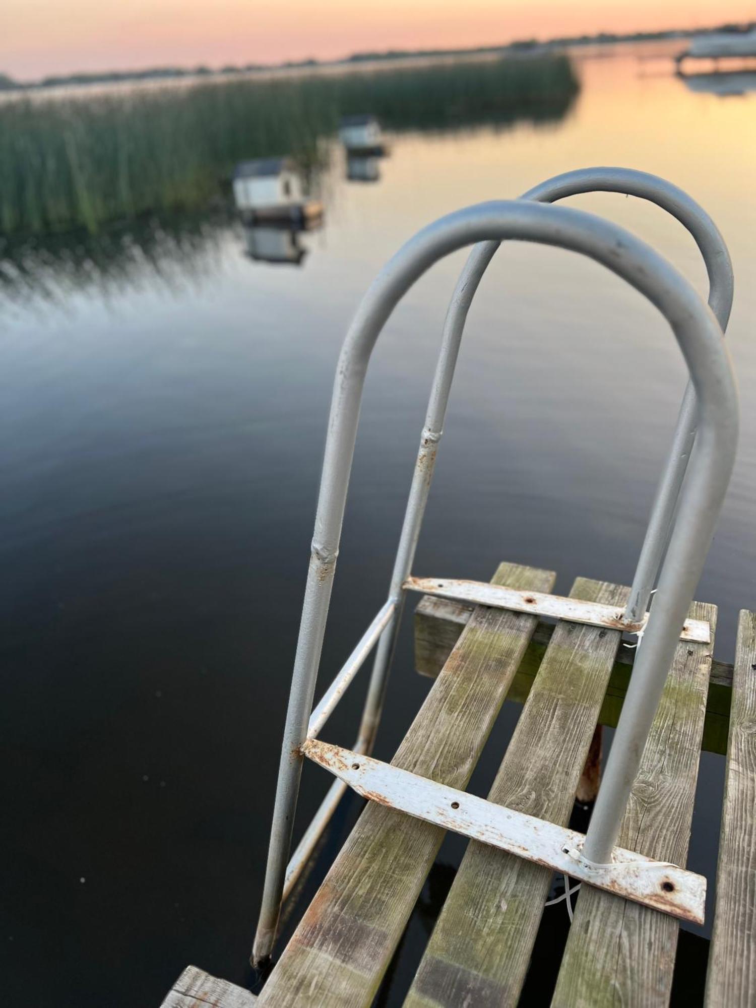 Huset Ved Soen Taet Pa Herning Og Mch Og Boxen 90 M2 Sunds Ruang foto